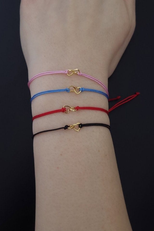 Bratara snur negru cu inimioare din Argint placat cu Aur galben, Efyra